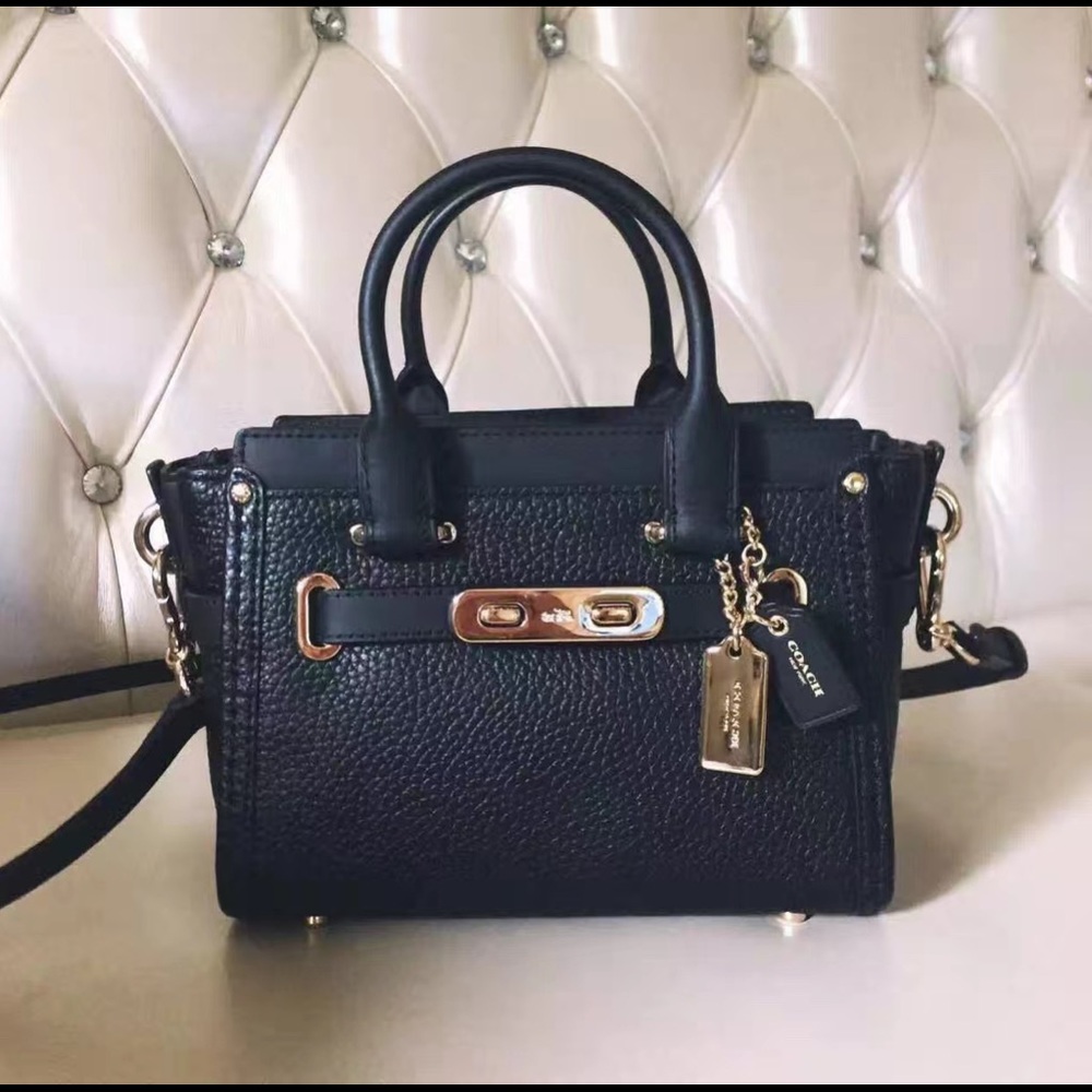coach pebbled leather swagger 20 Navy